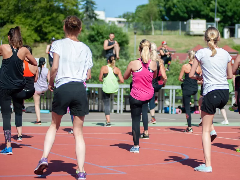 zumba-4333580.jpg