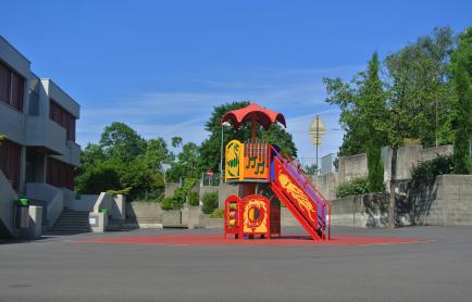 Place de jeux de l'école La Tour