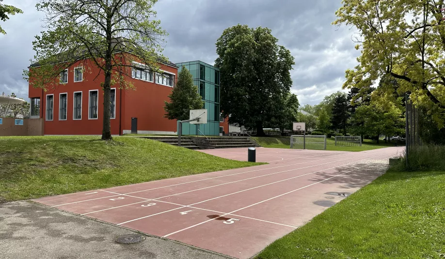 Terrain école place