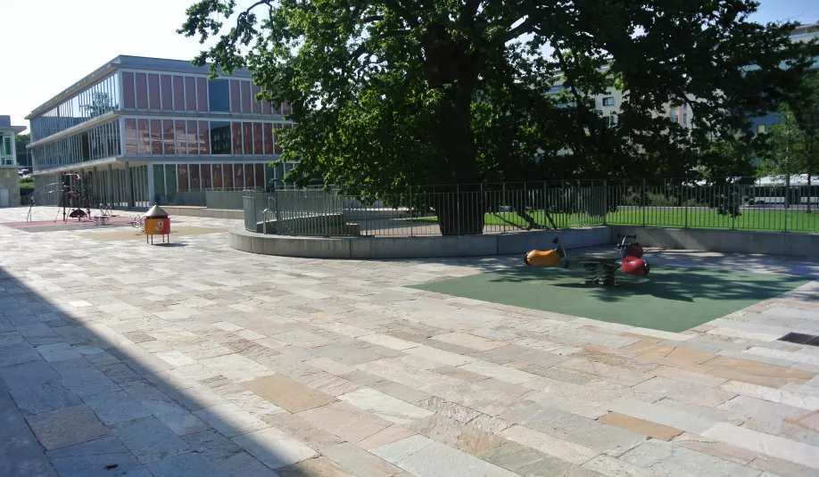 Place de jeux de l&#039;école du Pommier